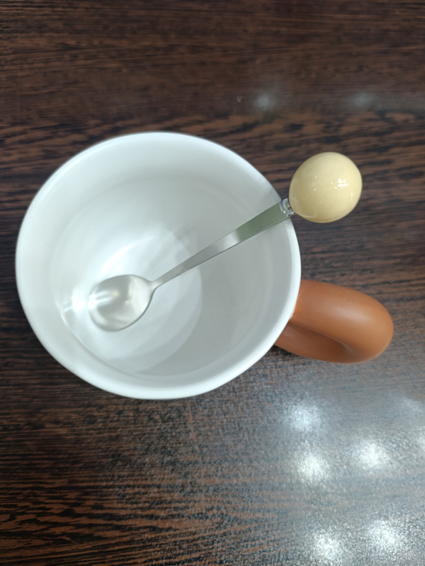 لیوان دسته دار مدل دختر گل فروش کد 561 - تصویر تکمیلی
